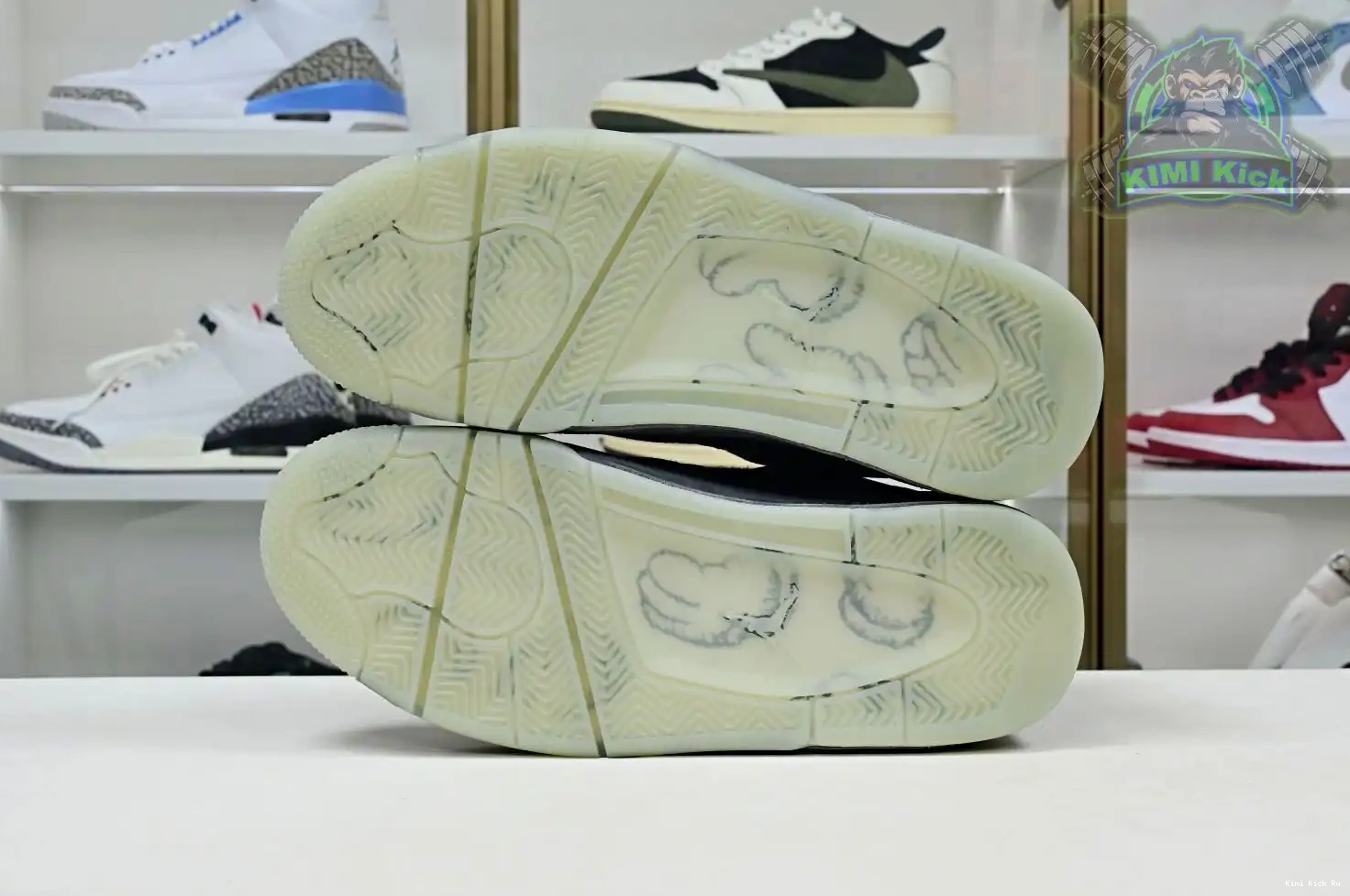 Kimikick Jordan 4 retro kaws Air Jordan 0711
